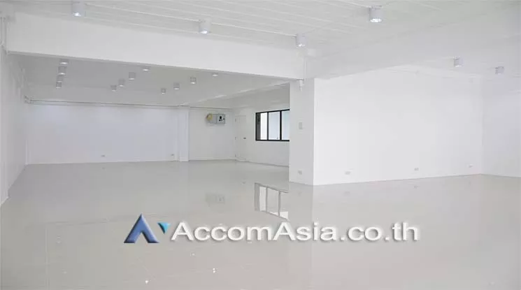  1  Office Space For Rent in Sukhumvit ,Bangkok BTS Phra khanong at Park Avenue AA13947